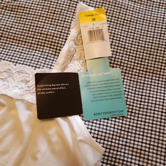 VANITY FAIR Camisole - Picture 3 of 3